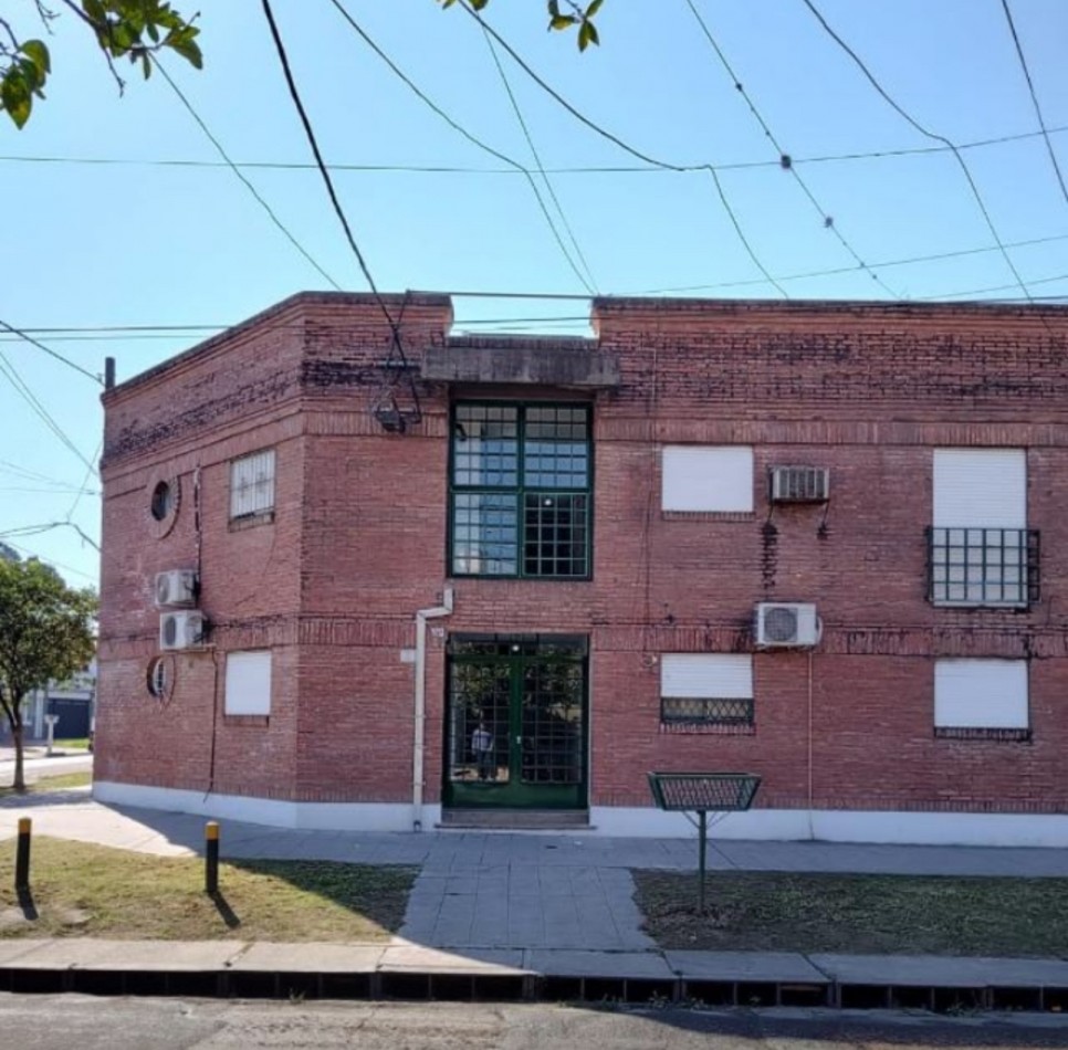 Venta dpto de dos dormitorios calle Bolivia 597 
