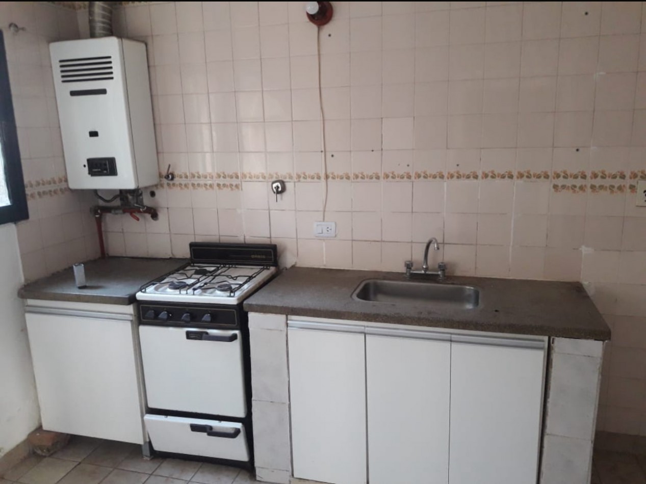 Venta dpto de dos dormitorios calle Bolivia 597 