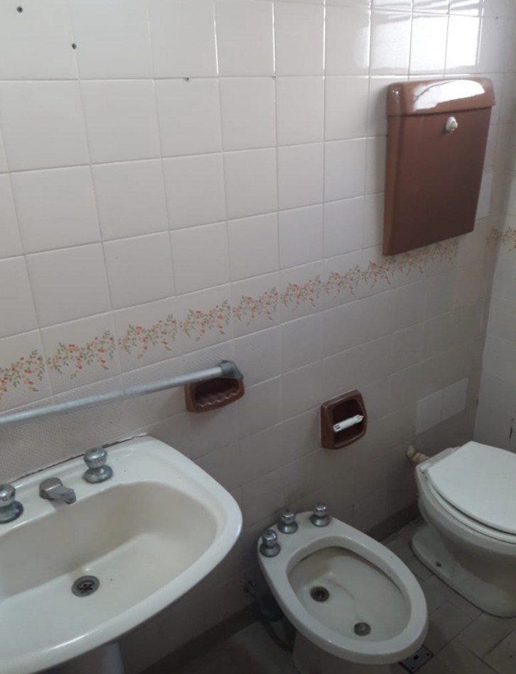Venta dpto de dos dormitorios calle Bolivia 597 