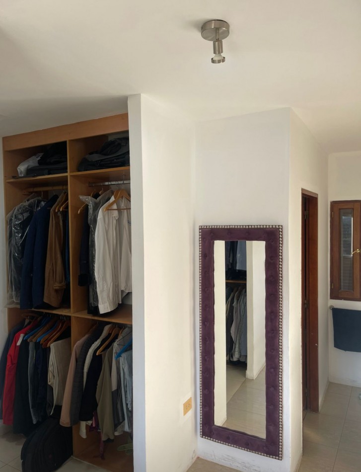 Vende Casa 4 dormitorios Golf Country Club Yerba Buena  