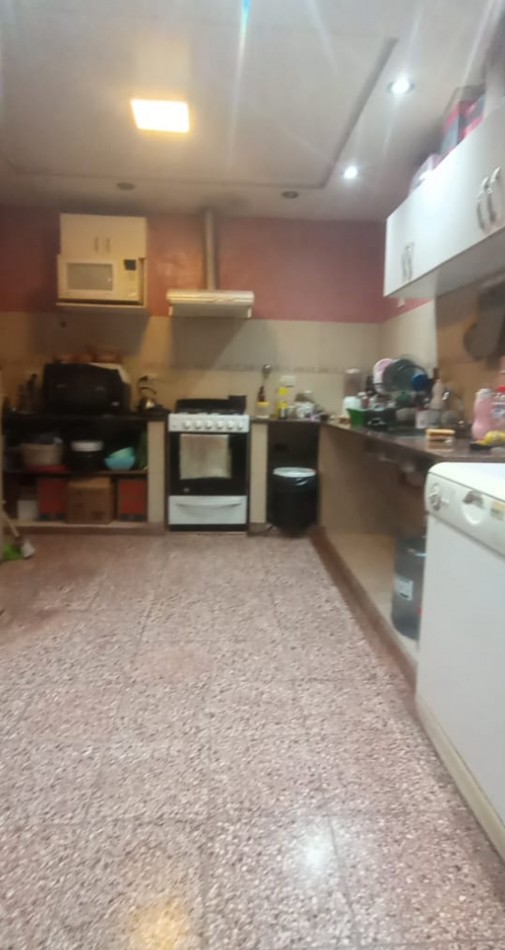 Venta Casa de 5 Ambientes 3 dormitorios Vicente Gallo 3300