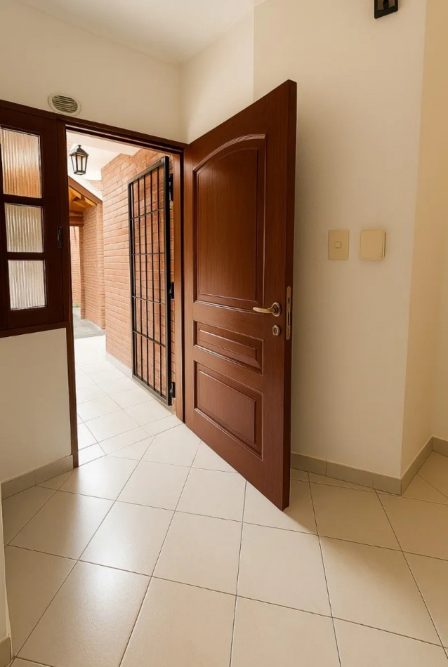 Venta casa Yerba a 50 metros de Av Aconquija Maciel 150