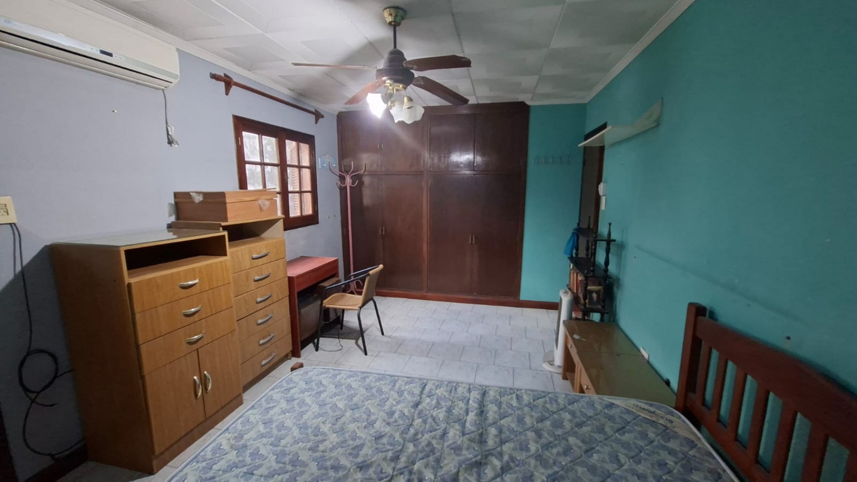 CASA EN VENTA 6 HABITACIONES - 25 DE MAYO 1700