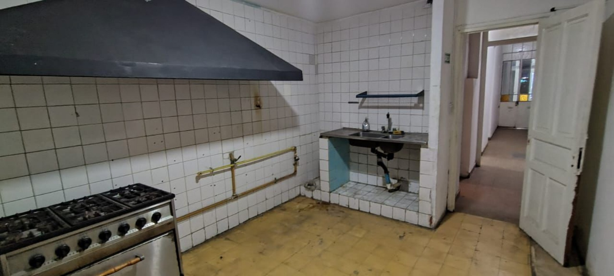 PROPIEDAD COMERCIAL EN ALQUILER - SALTA AL 200