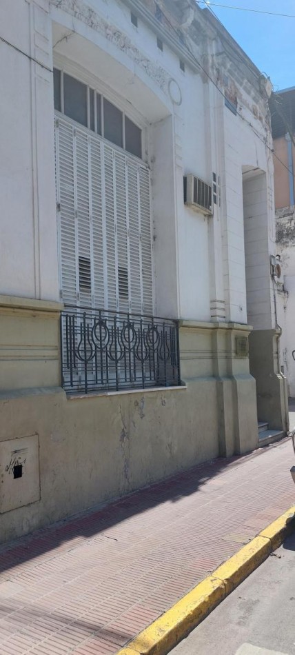 CASA 3 DORMITORIOS - MENDOZA AL 100