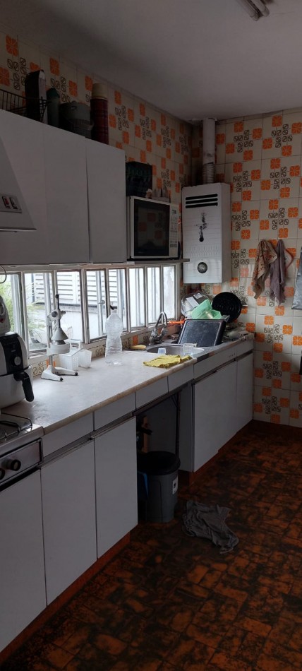 CASA 3 DORMITORIOS - MENDOZA AL 100