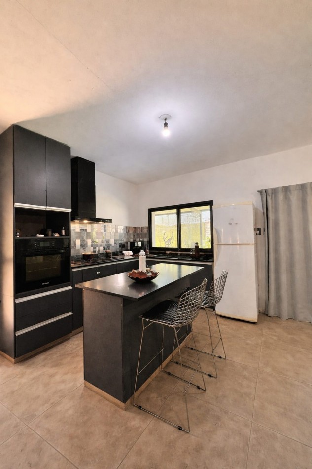 HERMOSA CASA DE 2 PLANTAS Y 5 HABITACIONES EN YERBA BUENA 