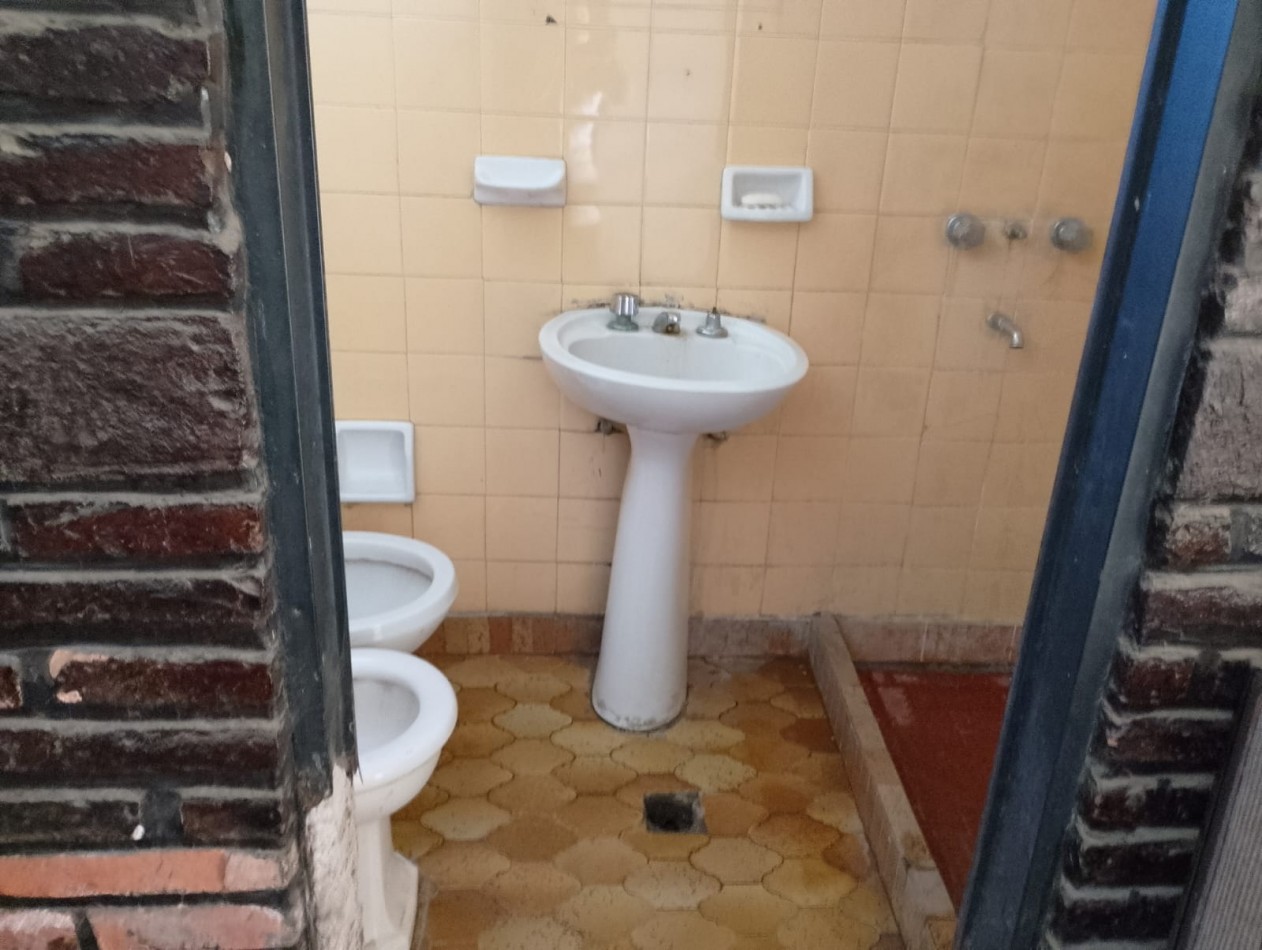 PROPIEDAD CON DESTINO COMERCIAL Y RESIDENCIAL EN AV MITRE