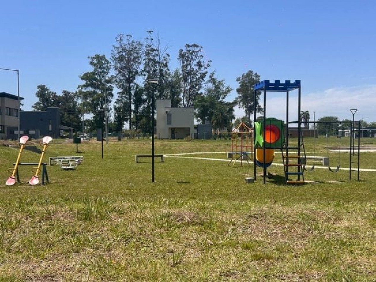 TERRENO EN BARRIO PRIVADO 10 DE ABRIL