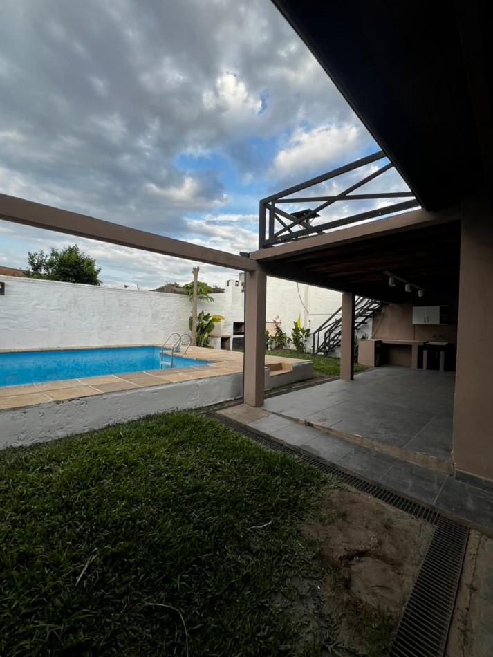 HERMOSA CASA DE 4 DORMITORIOS EN ALQUILER - YERBA BUENA