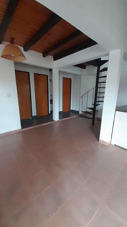 HERMOSA CASA DE 4 DORMITORIOS EN ALQUILER - YERBA BUENA