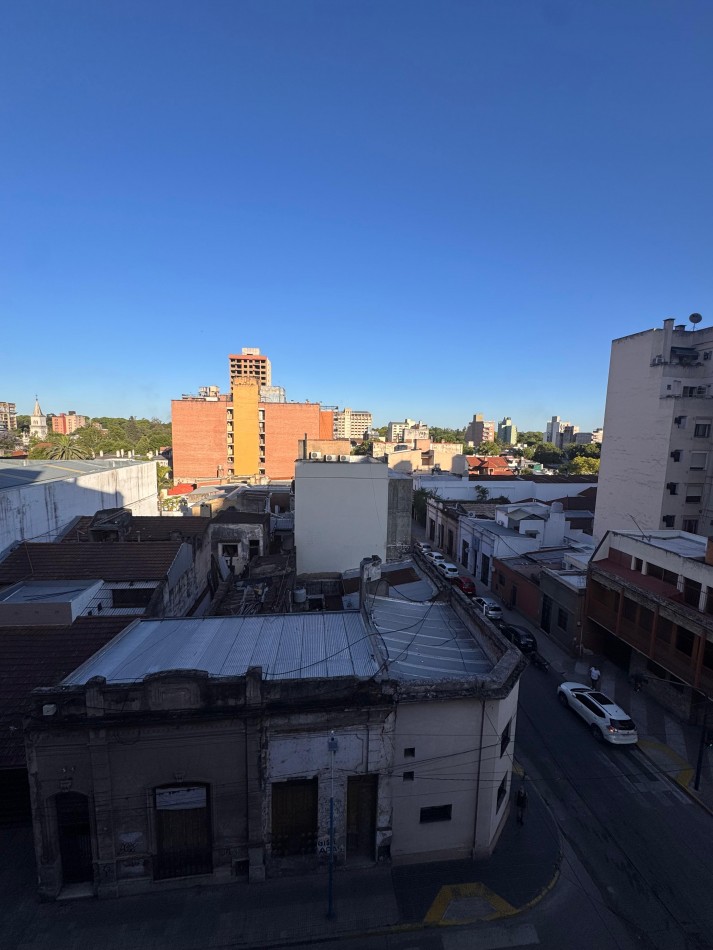 DEPARTAMENTO DE 1 DORMITORIO EN VENTA - BARRIO NORTE