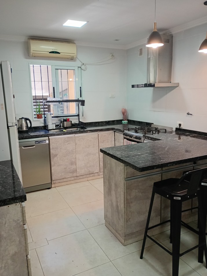 Casa de 3 dormitorios en. Yerba Buena 