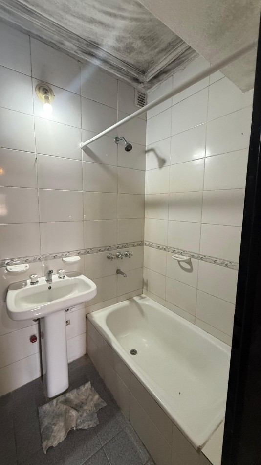 MONOAMBIENTE EN ALQUILER - LAS HERAS AL 400