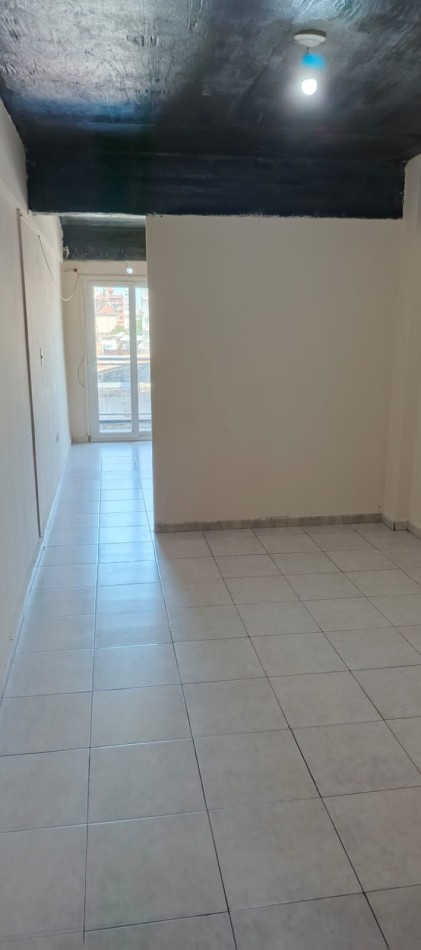 Monoambiente con balcon en barrio sur