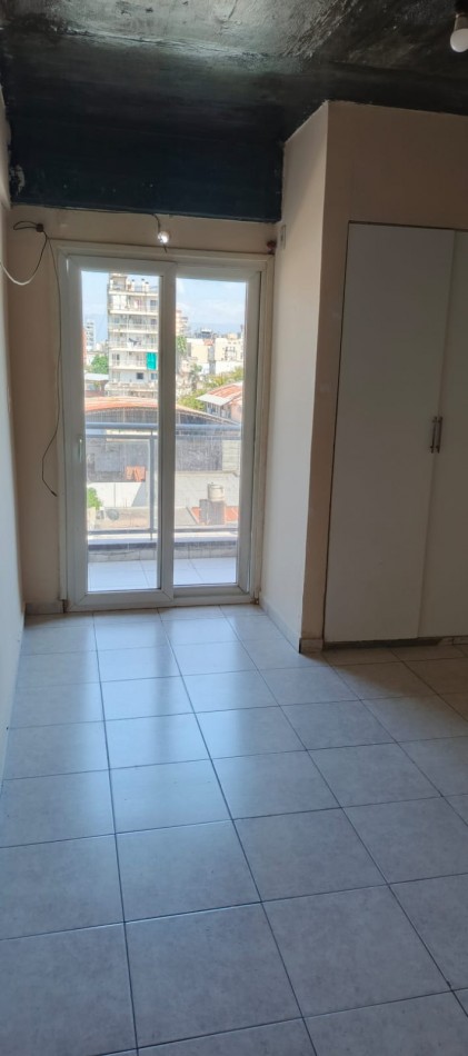 Monoambiente con balcon en barrio sur