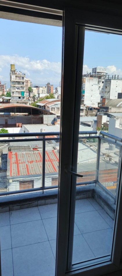 Monoambiente con balcon en barrio sur