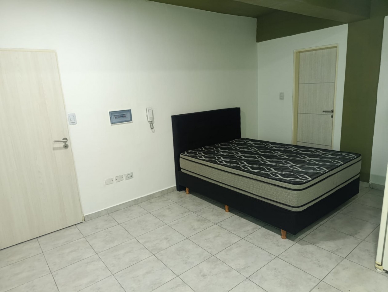 MONOAMBIENTE EN ALQUILER - AYACUCHO 965