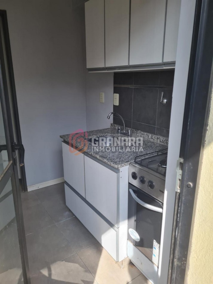 HERMOSO MONOAMBIENTE EN BARRIO SUR - LAMADRID Y ENTRE RIOS