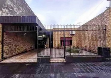 Vende Casa de tres dormitorios Juan Jose Paso 335