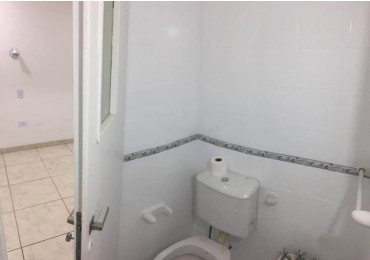 Monoambiente en bolivar y ayacucho 