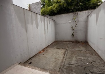 Monoambiente con patio en alquiler - Rondeau 1800