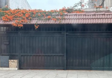 En venta hermosa casa - Av. America 1900