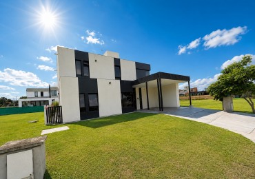 Casa en Venta. Barrio privado Las Cañas