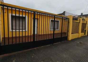 CASA EN VENTA - AV VIAMONTE